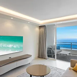 Apartment Fully Renovated Frontline Flat, Marbella