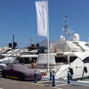 https://apt-luxurious-in-the-heart-of-puerto-banus.es-andalucia.com
